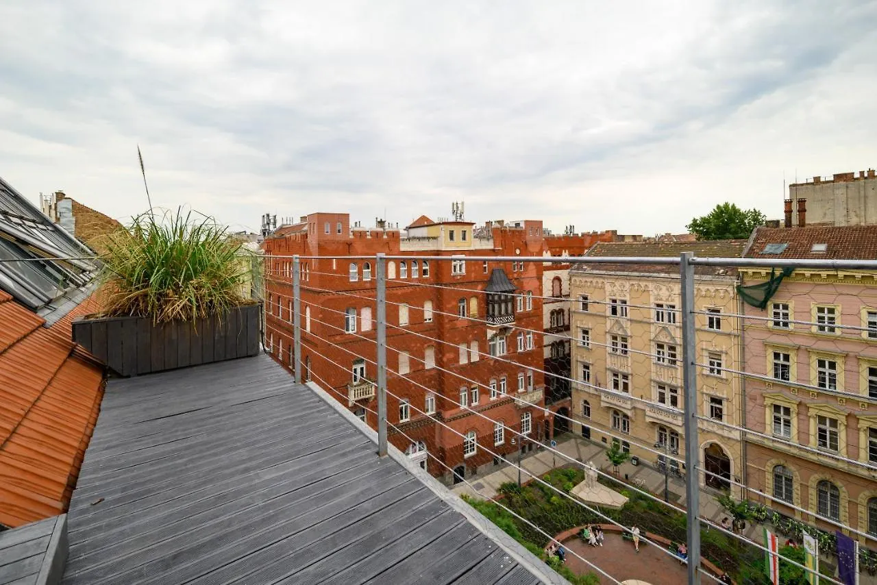 3Bedroom Triplex Rooftop Apartment Budapeşte 0*,  Macaristan