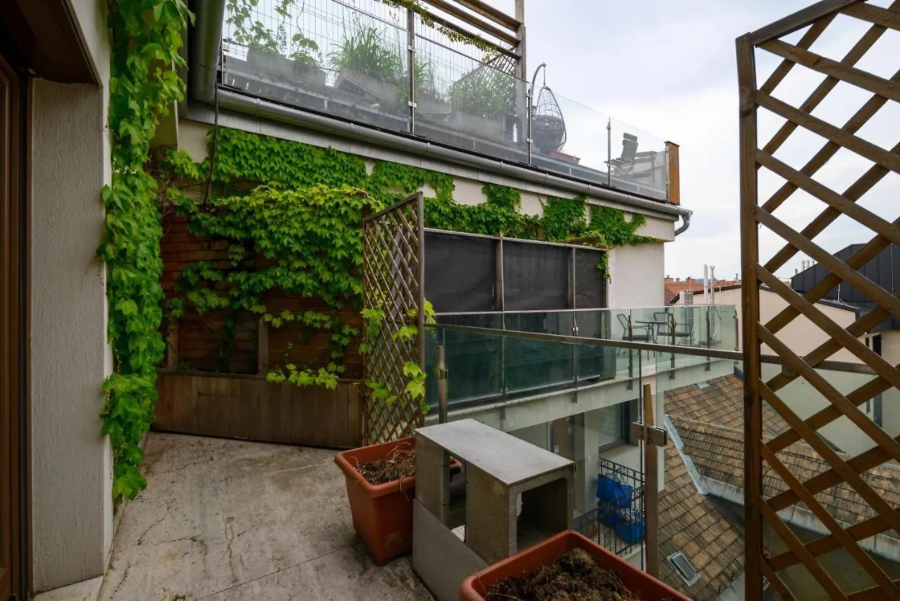 3Bedroom Triplex Rooftop Apartment Budapest 0*,