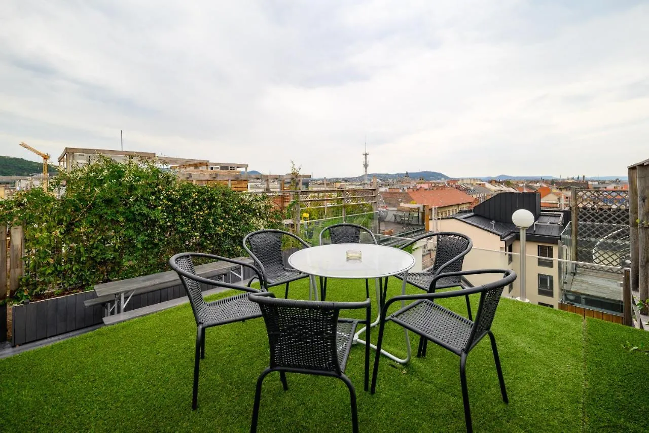 3Bedroom Triplex Rooftop Apartment Budapest